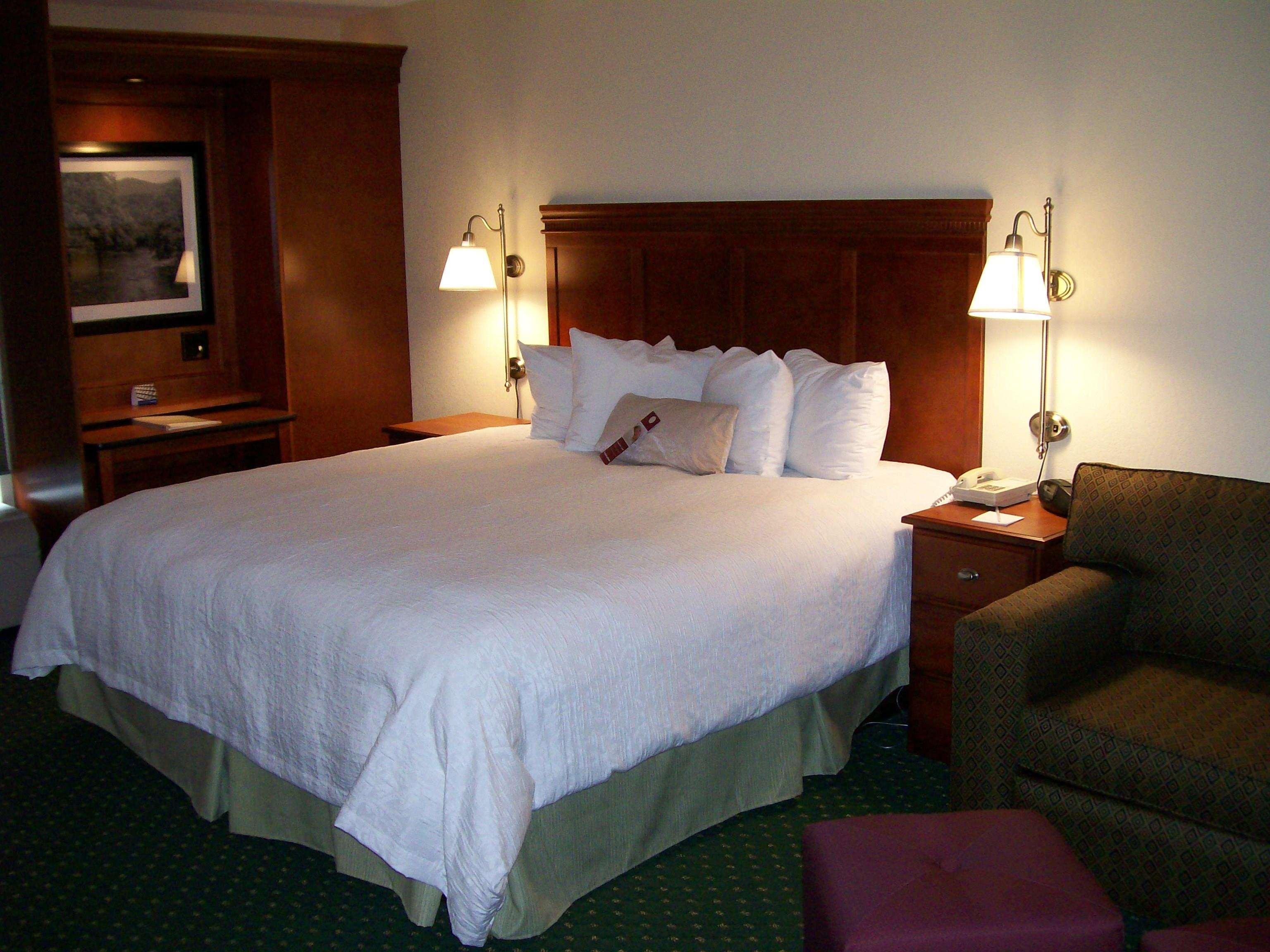 Hampton Inn Charleston Downtown Rum bild