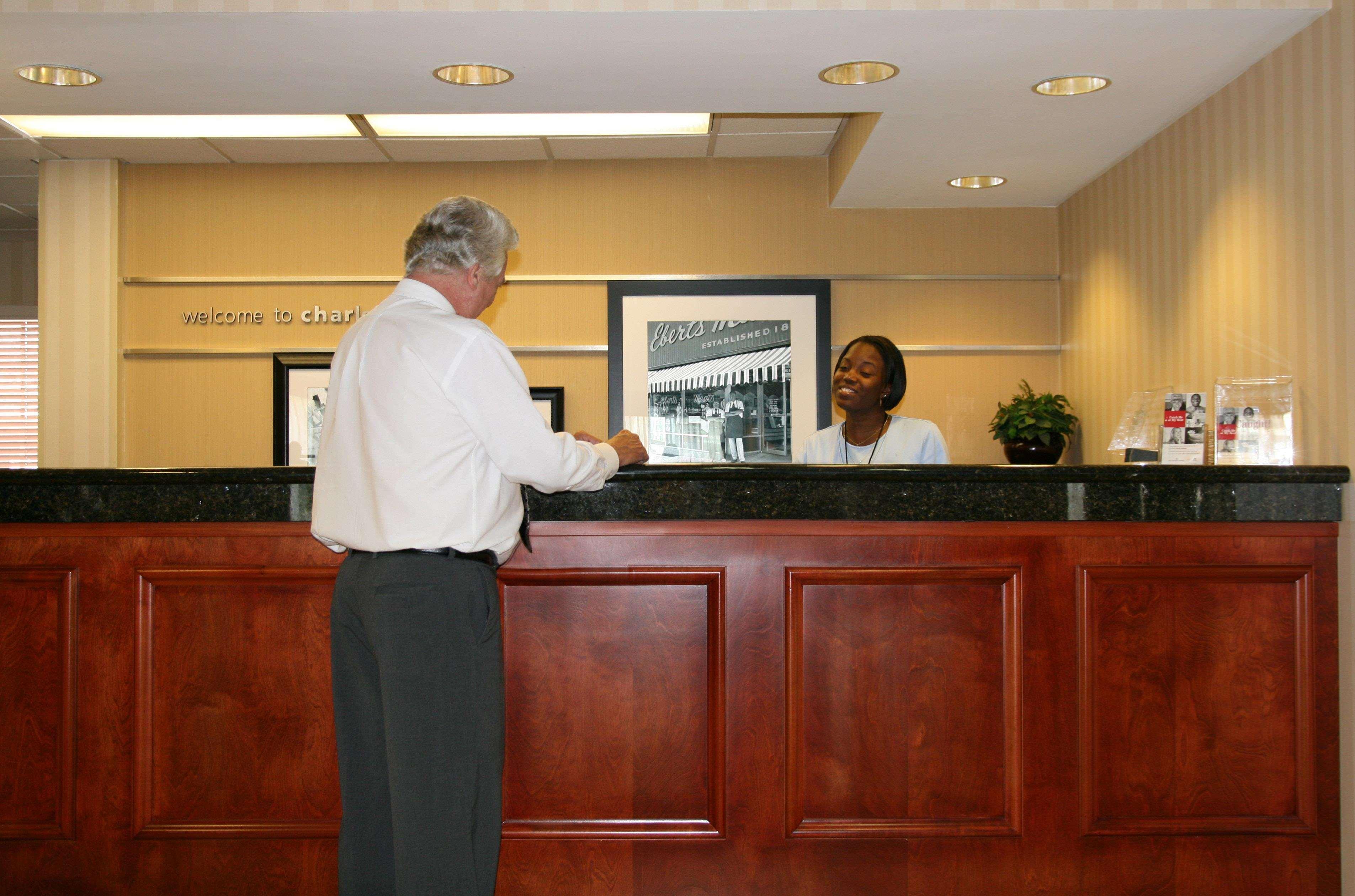 Hampton Inn Charleston Downtown Exteriör bild